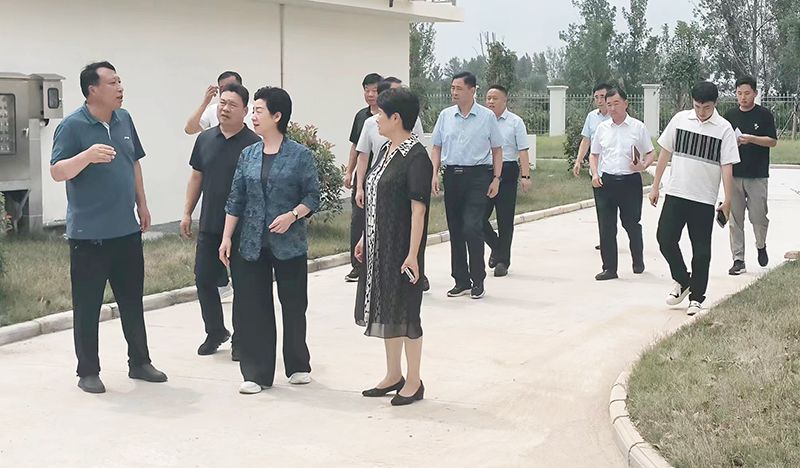 熱烈歡迎各領導(dao)視詧我司承建的(de)桺河(he)及儸崗汚水處理廠項目
